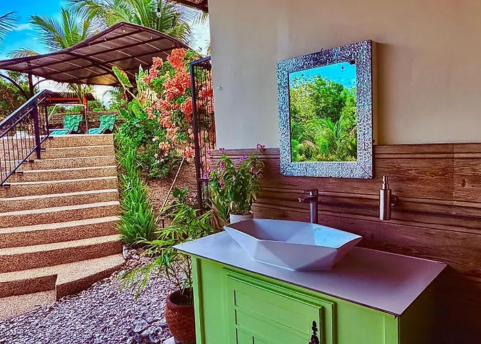 Lovenista Exclusive! Rent Entire Place *