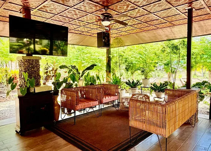 Lovenista Exclusive! Rent Entire Place ヴィラ Alegria